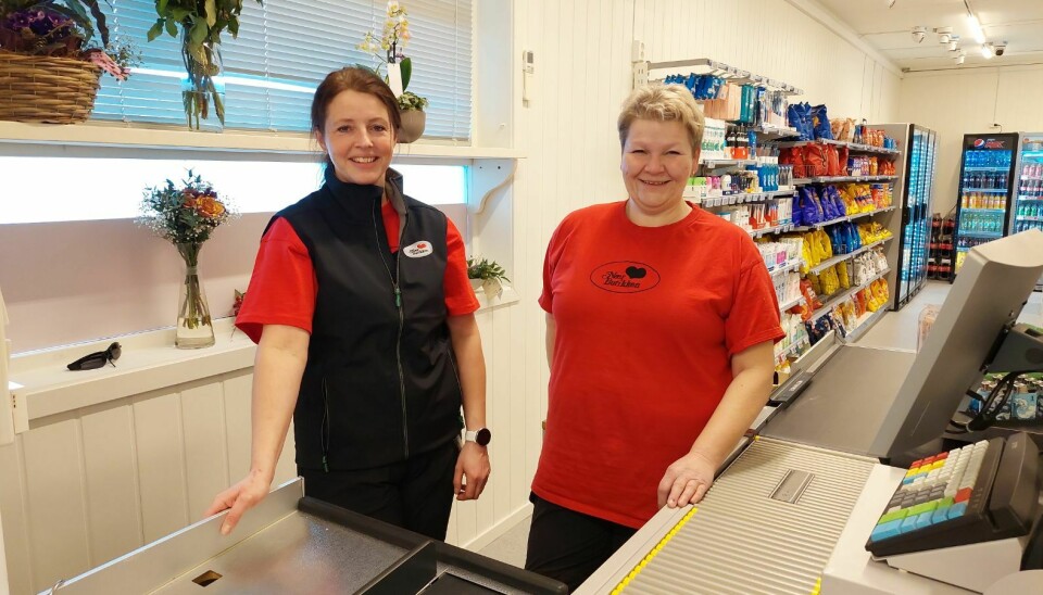 (f.v.) Elisabeth Sillibakken og Birgit Andresen, Nærbutikken Lesjaverk.