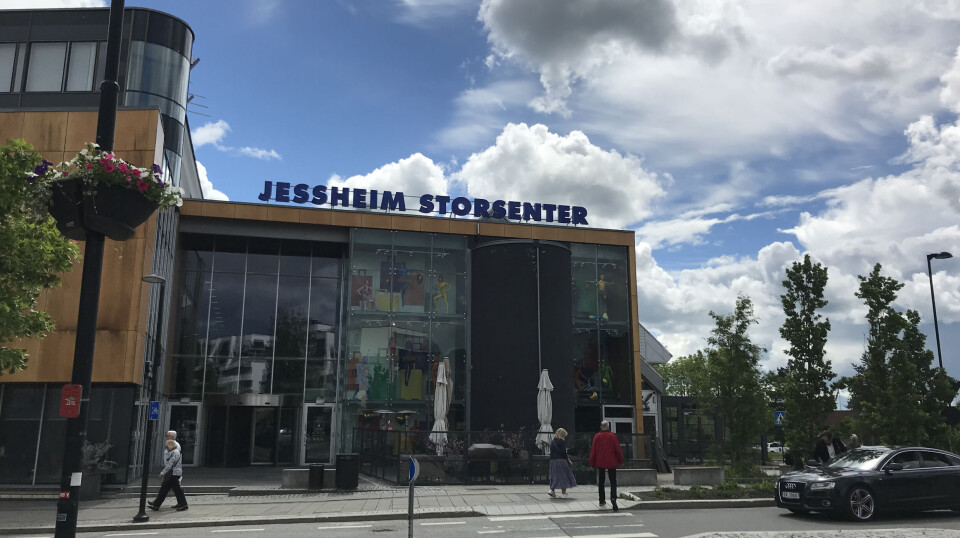 Olav Thon Eiendomsselskap er Norges ledende kjøpesenteraktør, her Jessheim Storsenter. Fasade Jessheim storsenter