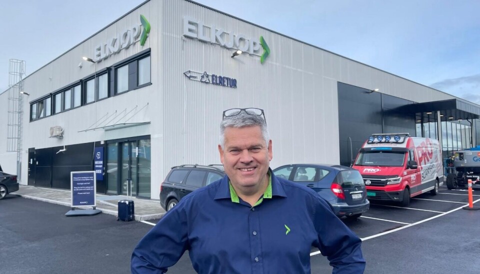 Arne Lysvik er stolt av det nye varehuset, som det er investert 11 millioner kroner i. Arne Lysvik, Elkjøp Harstad