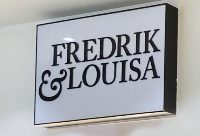 Skilt, Fredrik&Louisa