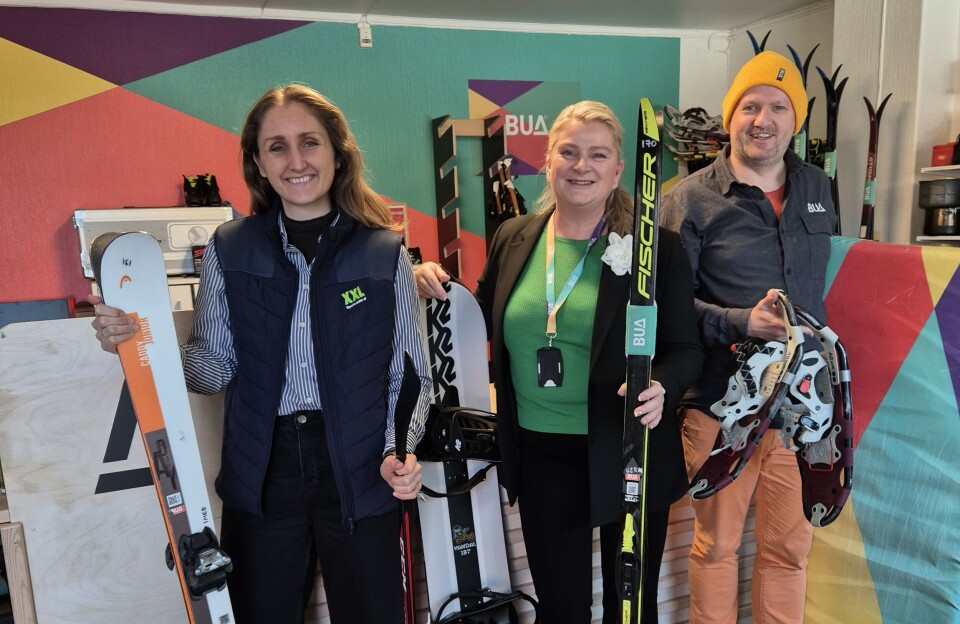 Fra venstre: Malin Skulstad Driveklepp, bærekraftsjef i XXL, Katja Hinsch, ansvarlig for strategiske partnerskap i BUA og John Harald Bondevik, daglig leder i BUA. Fra venstre: Malin Skulstad Driveklepp, bærekraftsjef i XXL, Katja Hinsch, ansvarlig for strategiske partnerskap i BUA og John Harald Bondevik, daglig leder i BUA.