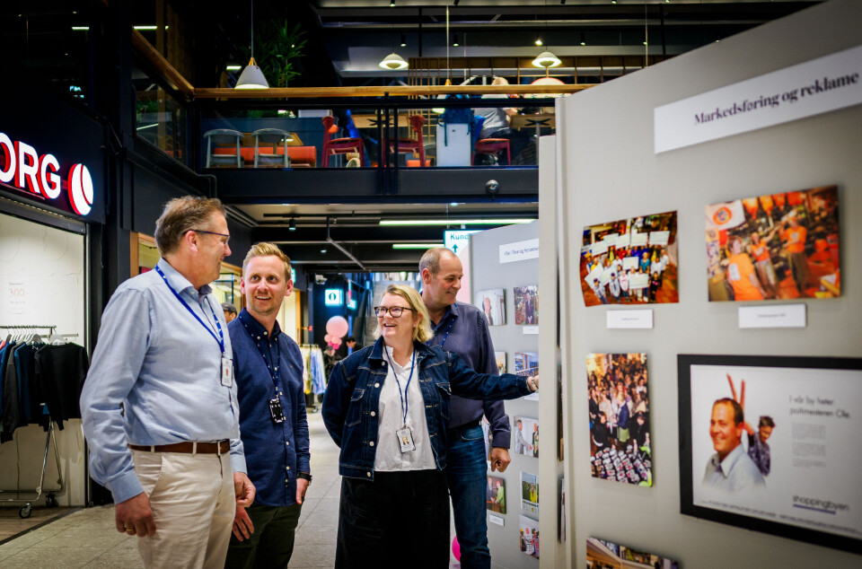 – Vi er på Strømmen. Her er det viktig å være litt nedpå