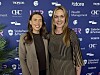 Ingrid Håvik, Strawberrys leder for ansvarlig innkjøp, er tildelt bærekraftsprisen under «HER Awards 2026». Her sammen med en annen nominert, Kari Anna Fiskvik.