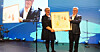 Bernt Bucher-Johannessen og Hanen mottok SelgNorge-prisen under NHO Reiselivs årskonferanse 2026. Prisen ble overrakt av NHO Reiselivs president, Mona Saab.