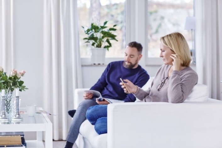 Omtrent halvparten av nordmenn, svensker og dansker sier at de vil kjøpe minst én julegave på nett. Omtrent halvparten av nordmenn, svensker og dansker sier at de vil kjøpe minst én julegave på nett.