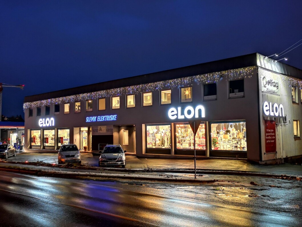 Slevik Elektriske har fått ny Elon-logo og -plakat. (Foto: Elon) Slevik Elektriske har fått ny Elon-logo og -plakat. (Foto: Elon)