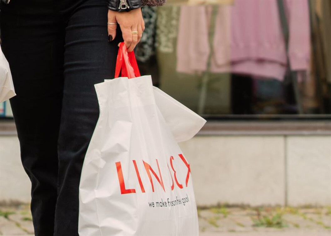 Bare 30 prosent av kundene kjøpte plastposer i fjor. (Foto: Lindex) Bare 30 prosent av kundene kjøpte plastposer i fjor. (Foto: Lindex)