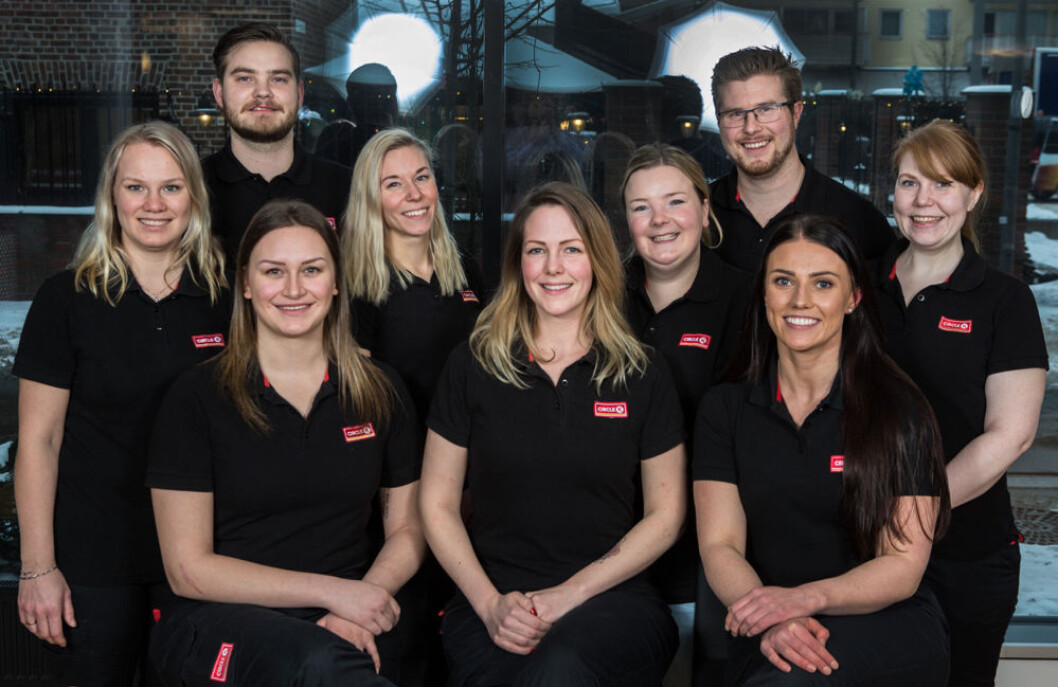 HER ER ÅRETS TALENTER. Bak, f.v. Alf Harald Brøndbo og Glenn-Andre Hallerud. Midten, f.v. Ida Jodine Haraldseid, Siw-Veronica Wolden, Christine Brattli Molund og Jeanette Skoland. Foran, f.v. Ida Brovig, Renathe Baardsen og Victoria Wikestad Nilsen. Hedda Emilie Lund var ikke til stede da bilde ble tatt. (Foto: Johnny Syversen) HER ER ÅRETS TALENTER. Bak, f.v. Alf Harald Brøndbo og Glenn-Andre Hallerud. Midten, f.v. Ida Jodine Haraldseid, Siw-Veronica Wolden, Christine Brattli Molund og Jeanette Skoland. Foran, f.v. Ida Brovig, Renathe Baardsen og Victoria Wikestad Nilsen. Hedda Emilie Lund var ikke til stede da bilde ble tatt. (Foto: Johnny Syversen)