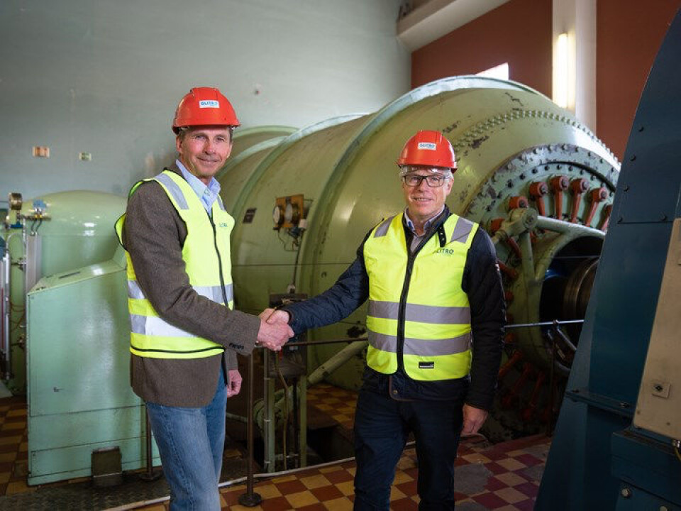 Både Glitres Pål Skjæggestad og Kiwi-sjef Jan Paul Bjørkøy (t.h.) er godt fornøyd med tiltaket. (Foto: NorgesGruppen)