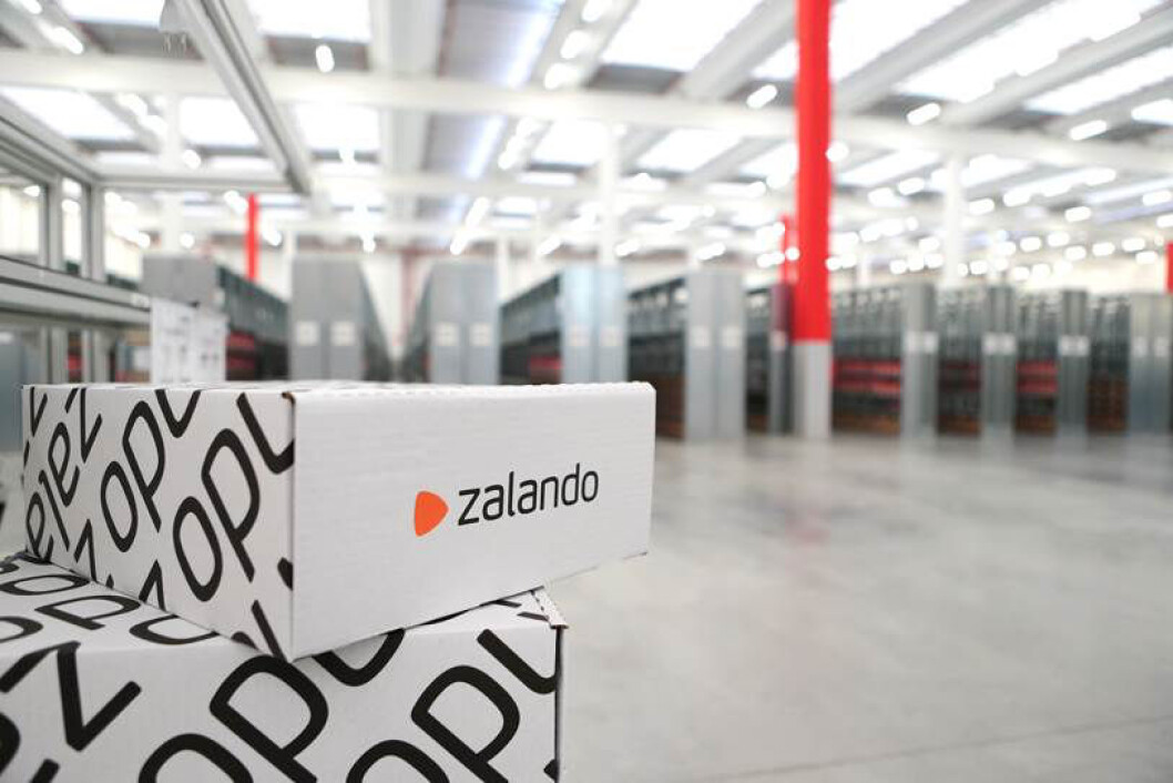 Frakt er ikke gratis. Zalando føler seg nå tvunget til å introdusere leveringsgebyr. (Illustrasjonsfoto: Zalando) Frakt er ikke gratis. Zalando føler seg nå tvunget til å introdusere leveringsgebyr. (Illustrasjonsfoto: Zalando)