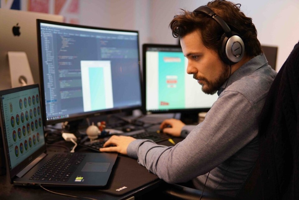Å ha utviklerne in-house er nødvendig for å få nok dedikasjon og trøkk, mener Ludens.