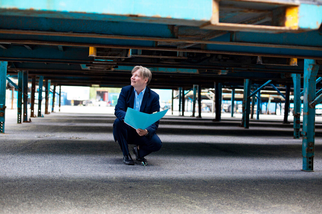 Kommunikasjons- og markedsdirektør Ole A. Hagen ved utbyggingsområdet i Langhus. (Foto: Sofie Skadal) Kommunikasjons- og markedsdirektør Ole A. Hagen ved utbyggingsområdet i Langhus. (Foto: Sofie Skadal)