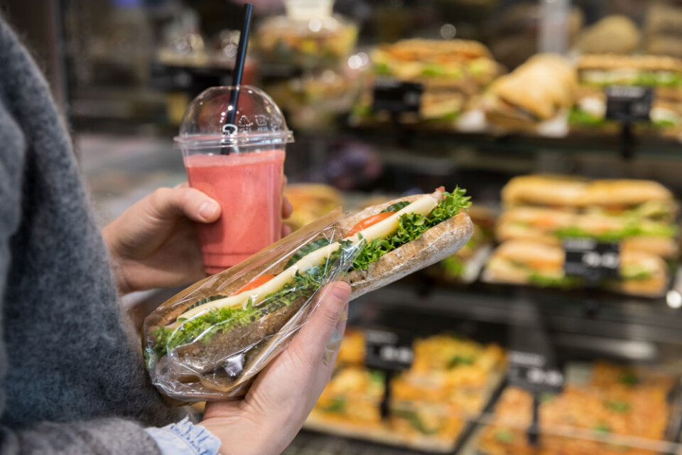 Over 800.000 mennesker stopper på en bensinstasjon for å kjøpe mat, og forventningene til menyen er høyere, grønnere og sunnere enn før. (Foto: Circle K)