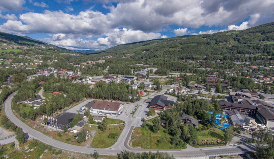 Ulike syn på utviklingen av Gol som handelssted, her på bildet med Hallingsenteret sentralt. (Foto: www.360Foto.no v/ Frank Tolpinrud og Eiendomsmegler 1 Fjellmegleren AS)