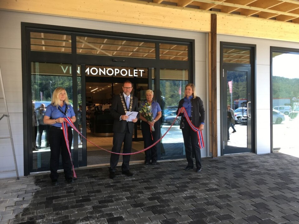 Vinmonopolet åpnet sin filial på Digerneset 7. juni 2018, i samme bygg som REMA 1000 og TESLA. Omsetningen overtraff alle forventninger. (Foto: Digerneset Næringspark)