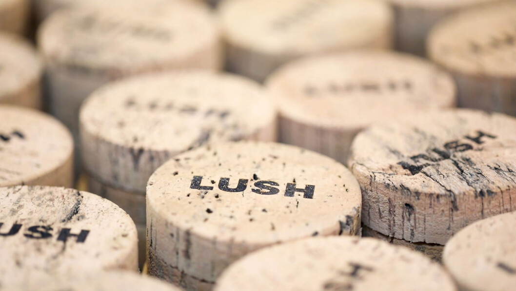 Lush har tatt i bruk såpekopper som er laget av barken til kork. Foto: Lush Lush har tatt i bruk såpekopper som er laget av barken til kork. Foto: Lush