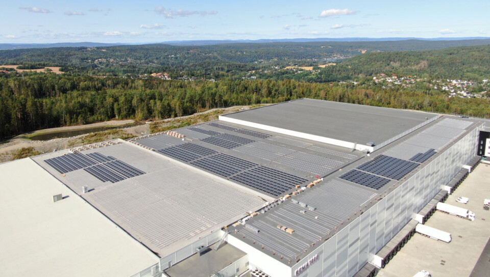 Totalt er solcelleanlegget 13 000 kvm. Ved å bruke teknologi for bakkemonterte solparker på tak oppnås de samme storskalafordelene som for en solpark. Det er ikke bygget tilsvarende anlegg andre steder i Europa.