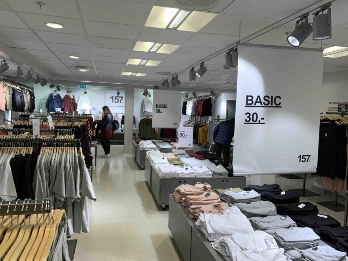 Basis-klær til svært konkurransedyktige priser. Basis-klær til svært konkurransedyktige priser.