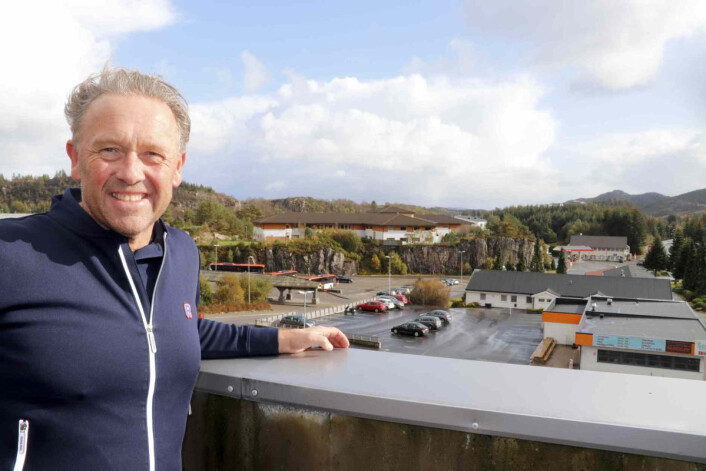 Ove Forstrønen: – Her kommer det nye Skogsleitet kjøpesenter. (Foto: Liv Strømme/TunellSyn) Ove Forstrønen: – Her kommer det nye Skogsleitet kjøpesenter. (Foto: Liv Strømme/TunellSyn)