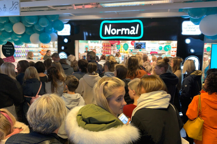 60–70 meter lang kø da Normal åpnet i går. (Foto: MoldeTorget) 60–70 meter lang kø da Normal åpnet i går. (Foto: MoldeTorget)