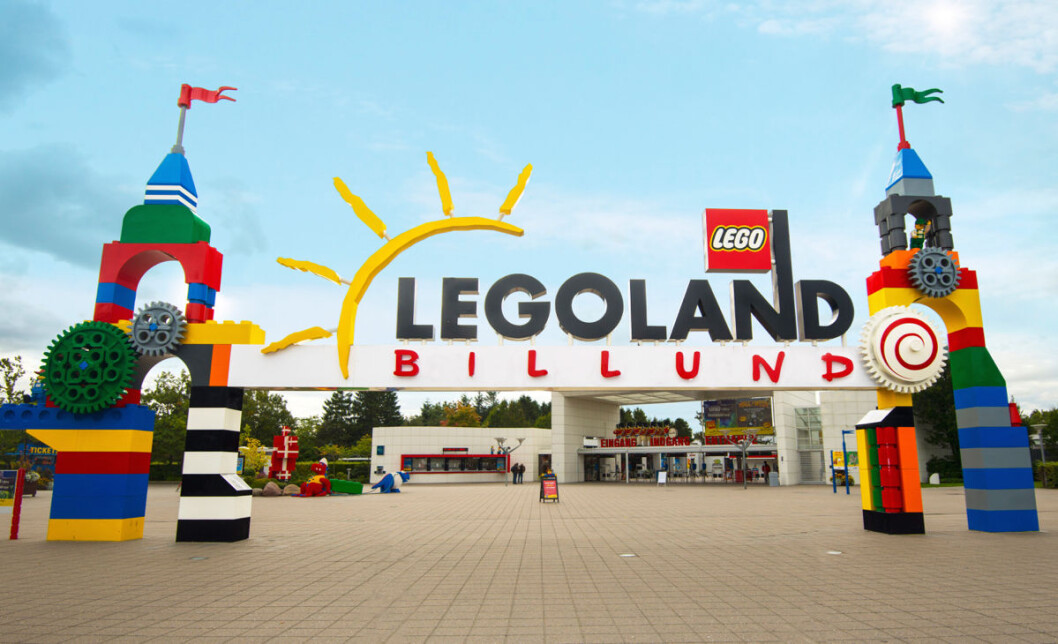 Legoland i Billund er som en av Danmarks største turistattraksjoner det globale utstillingsvinduet for en av de største markedssuksessene i Skandinavia til alle tider. Problemet er at butikksalget er blitt en flaskehals for vekst i byggekloss-salget. (Foto: Legoland) Legoland i Billund er som en av Danmarks største turistattraksjoner det globale utstillingsvinduet for en av de største markedssuksessene i Skandinavia til alle tider. Problemet er at butikksalget er blitt en flaskehals for vekst i byggekloss-salget. (Foto: Legoland)