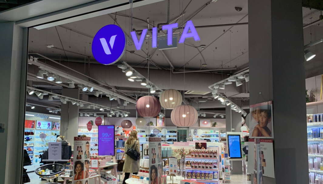 Jotunfjell Partners kjøpte konkursboet til Vita og har etter ett år fått kjeden i pluss etter å ha lagt ned halvparten av butikkene. Jotunfjell Partners kjøpte konkursboet til Vita og har etter ett år fått kjeden i pluss etter å ha lagt ned halvparten av butikkene.