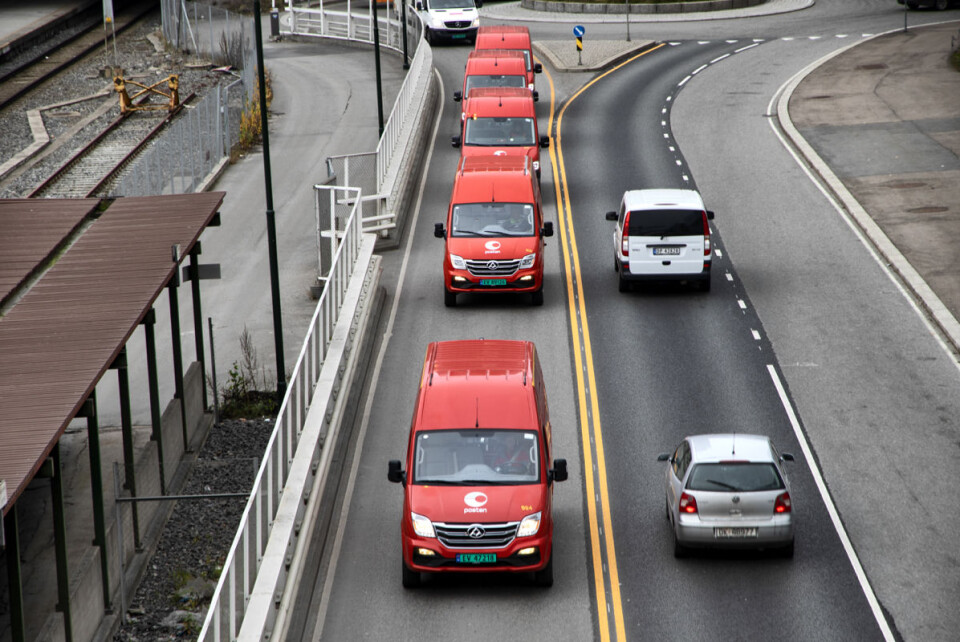 Postens elektriske varebiler av merke Maxus og Crafter bidrar til at det blir være utslipp i Oslo sentrum. (Foto: Stig Tvergrov)