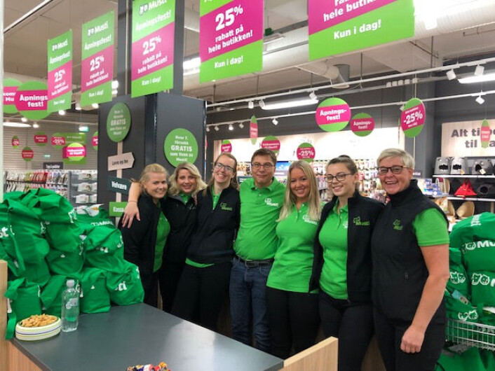 Musti-teamet i Kristiansund er klare for butikkåpning. Musti-teamet i Kristiansund er klare for butikkåpning.
