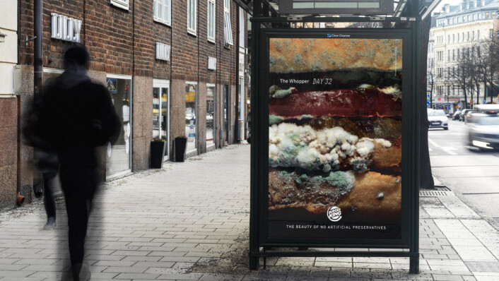 Budskapet på fortauplakat. (Foto: Burger King) Budskapet på fortauplakat. (Foto: Burger King)