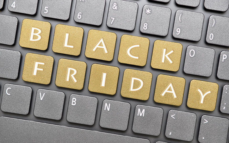 TAR AV: Flere butikker satser stadig mer på Black Friday. Foto: Yayimages