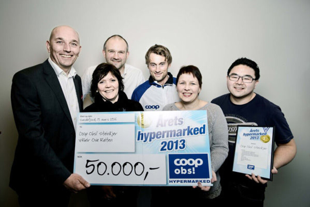 Coop Obs! Steinkjer er kåret til årets hypermarked 2013. Fornøyde kunder, god service og høy omsetning bringer butikken til topps i Coop-kjedens egen kåring. Coop Obs! Steinkjer er kåret til årets hypermarked 2013. Fornøyde kunder, god service og høy omsetning bringer butikken til topps i Coop-kjedens egen kåring.