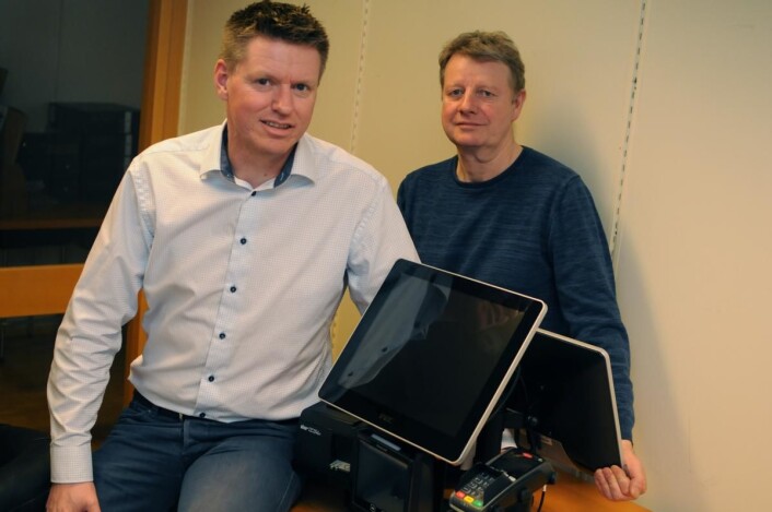 Salgssjef Pål-Erik Nilsen og teknisk sjef Rune Bertheussen i Qsystems Retail AS. Salgssjef Pål-Erik Nilsen og teknisk sjef Rune Bertheussen i Qsystems Retail AS.