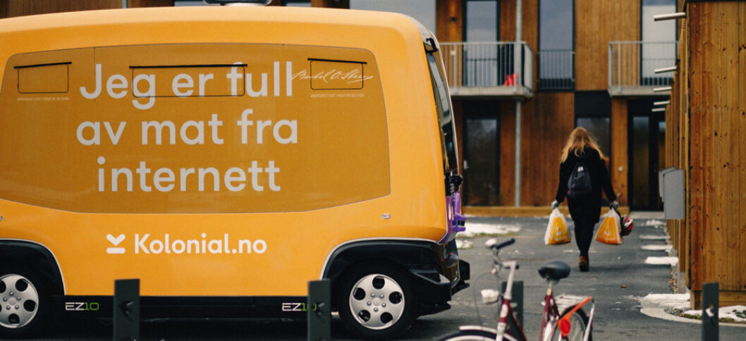 SELVKJØRENDE: Her er den første selvkjørende matbutikken i aksjon under fredagens demonstrasjon. (Foto: KOLONIAL.NO) SELVKJØRENDE: Her er den første selvkjørende matbutikken i aksjon under fredagens demonstrasjon. (Foto: KOLONIAL.NO)