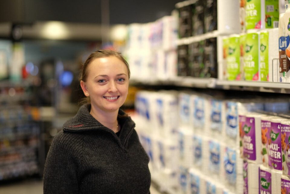 Svanemerket har nå revidert kravene for svanemerking av dagligvarebutikker, sier Eirill Søiland, miljørådgiver for dagligvarebutikker.