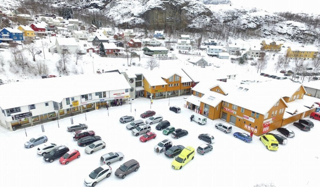 Ørnes kjøpesenter som nå er lagt ut for salg. (Foto: Nord-Megler) Ørnes kjøpesenter som nå er lagt ut for salg. (Foto: Nord-Megler)