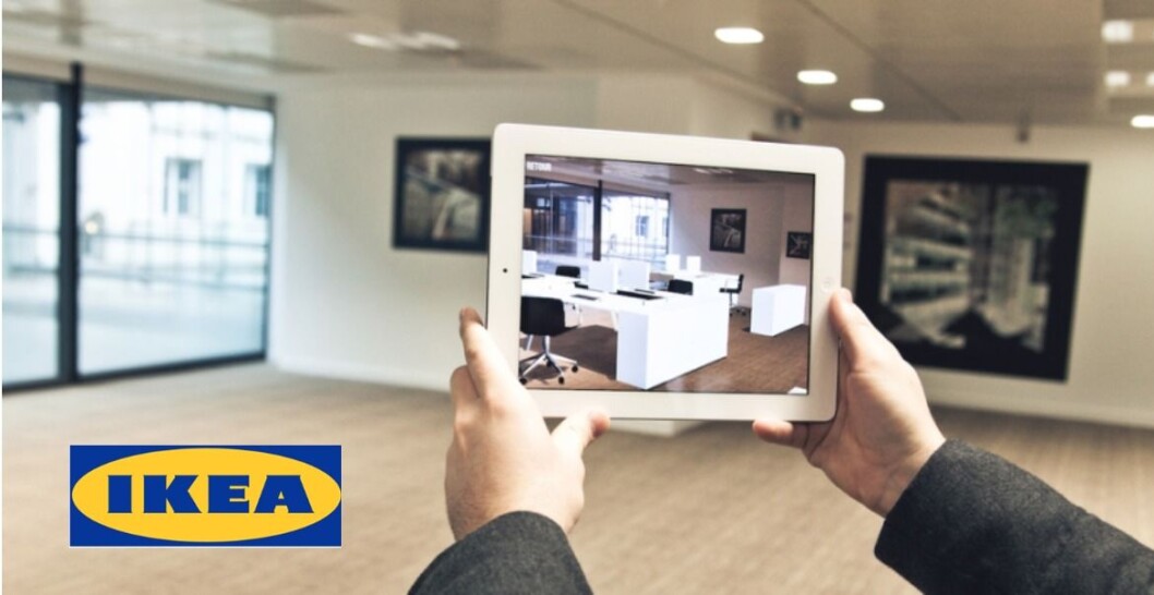 IKEA var tidlig ute med å ta i bruk AR, her med bruk av nettbrett. (Foto: IKEA) IKEA var tidlig ute med å ta i bruk AR, her med bruk av nettbrett. (Foto: IKEA)