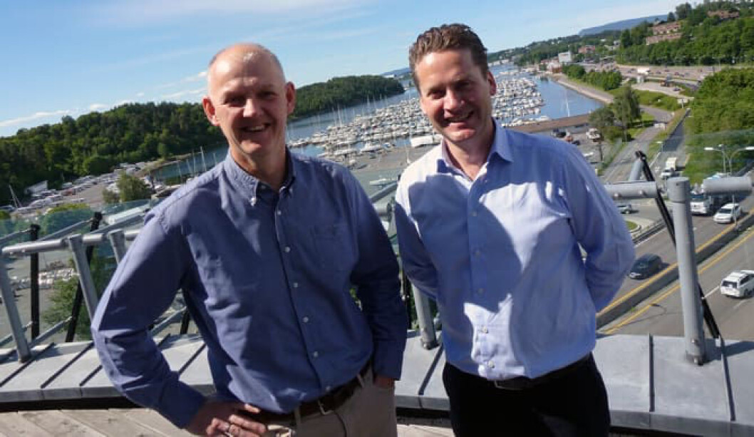 Inngår samarbeid. Fra venstre: Anton Hagberg (Komplett) og Eilert G. Hanoa (Visma). (Foto: Komplett) Inngår samarbeid. Fra venstre: Anton Hagberg (Komplett) og Eilert G. Hanoa (Visma). (Foto: Komplett)