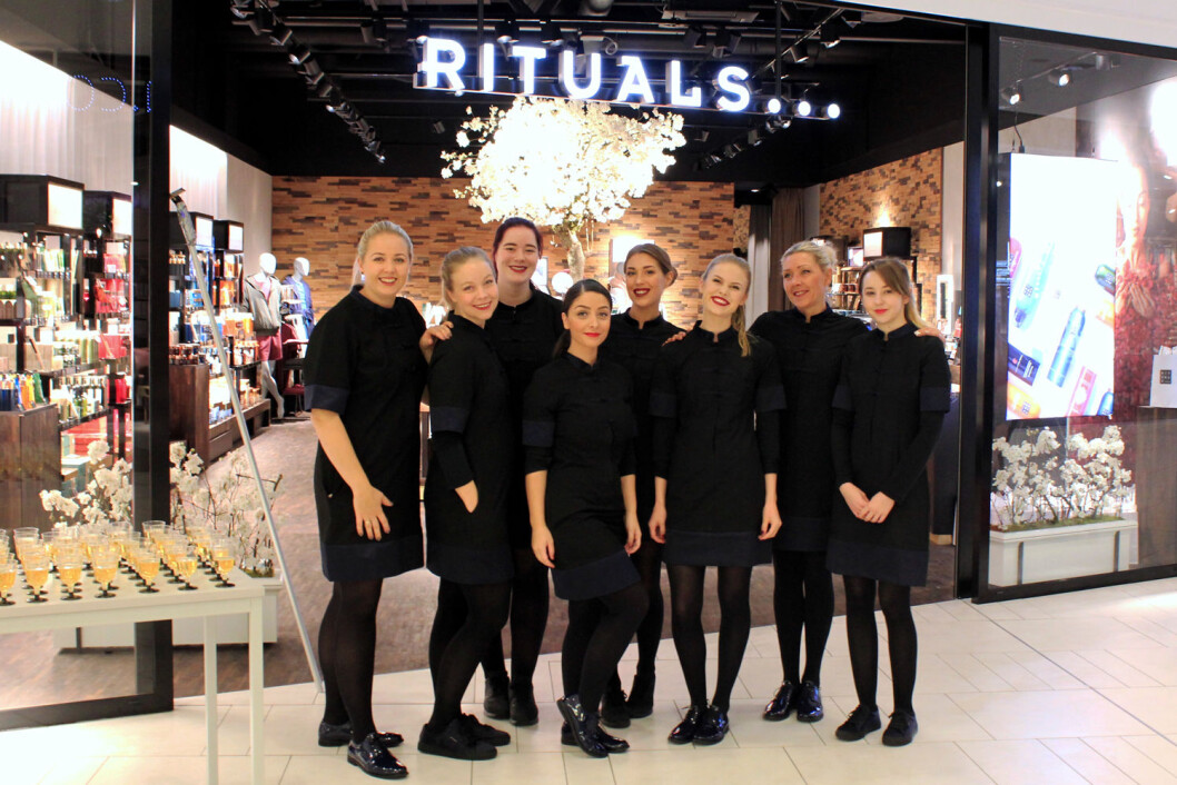 Ansatte klare for åpningen i dag. (Foto: Rituals Cosmetics) Ansatte klare for åpningen i dag. (Foto: Rituals Cosmetics)