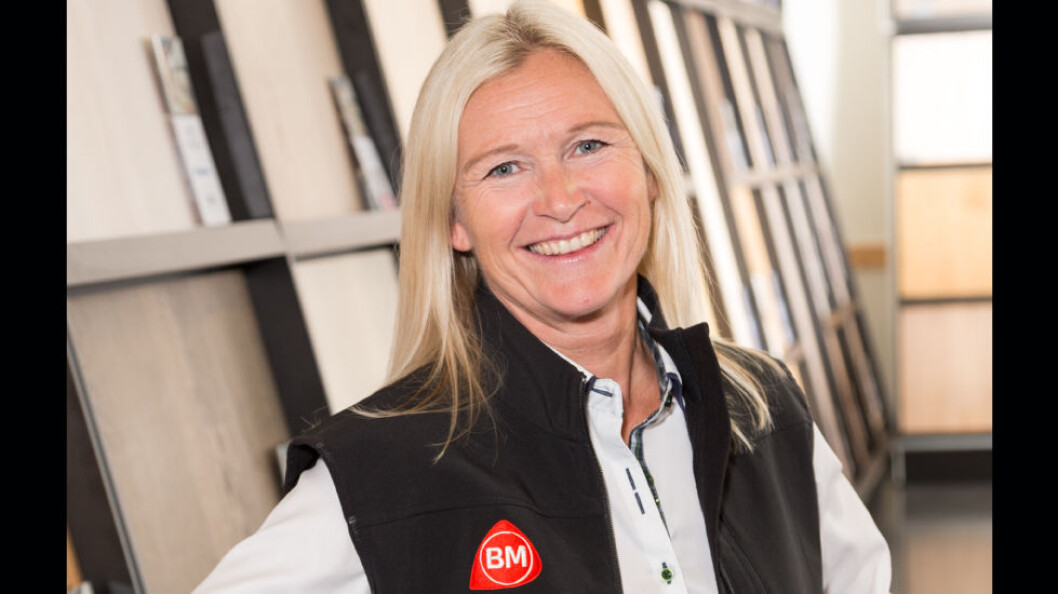 – Vi må kunne minst like mye om varene som kunden og ha folk med riktig erfaring og kunnskap, sier kjededirektør Kari Moberg i Byggmakker Handel AS. (Foto: Byggmakker) . – Vi må kunne minst like mye om varene som kunden og ha folk med riktig erfaring og kunnskap, sier kjededirektør Kari Moberg i Byggmakker Handel AS. (Foto: Byggmakker) .
