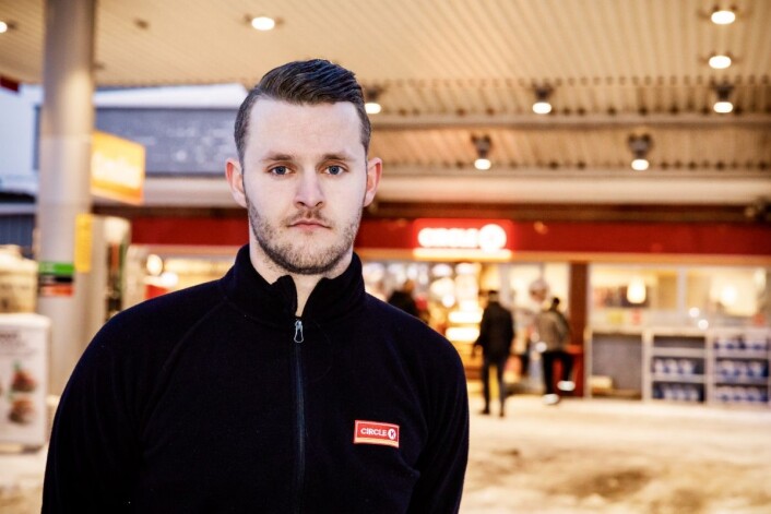 VOKTER STASJONEN: Tidligere Sandefjord Fotball-målmann Stian er sjefen på Circle K Stokke. Foto: Audun Brastad, NTB produksjon VOKTER STASJONEN: Tidligere Sandefjord Fotball-målmann Stian er sjefen på Circle K Stokke. Foto: Audun Brastad, NTB produksjon
