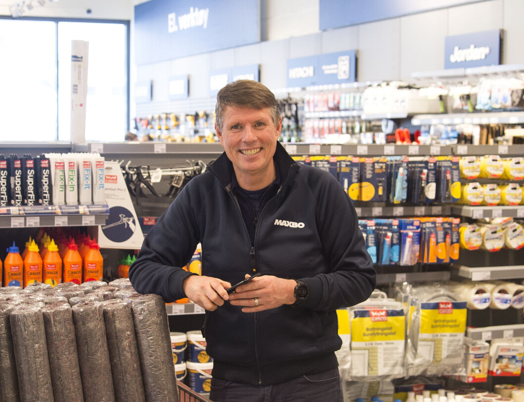 JAKTER ANSATTE: Regiondirektør Ronald Lilleberg Karlsen jakter nå på nye ansatte til Maxbo Hemsedal. Foto: Terje Bjørnsen JAKTER ANSATTE: Regiondirektør Ronald Lilleberg Karlsen jakter nå på nye ansatte til Maxbo Hemsedal. Foto: Terje Bjørnsen