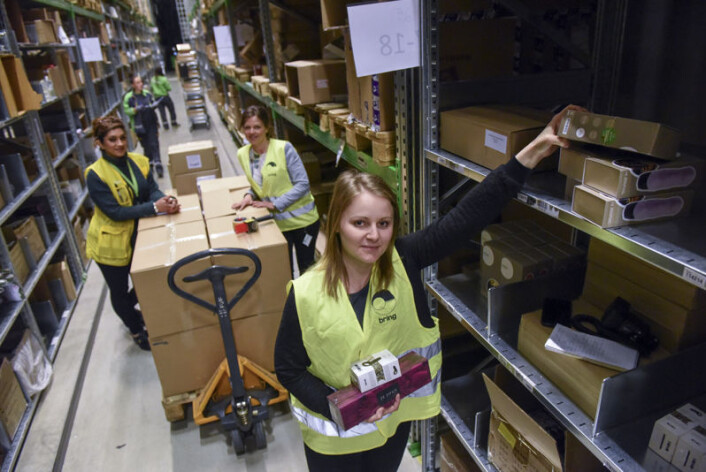 Sanna Mingotti, logistikkoordinator og engrosansvarlig i Kondomeriet, er fornøyd med samarbeidet med Bring Warehousing og har fornyet avtalen med tre år. Sanna Mingotti, logistikkoordinator og engrosansvarlig i Kondomeriet, er fornøyd med samarbeidet med Bring Warehousing og har fornyet avtalen med tre år.