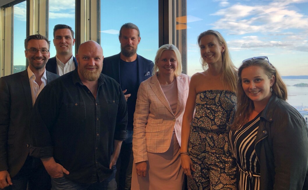 Dette er juryen for netthandelsprisene. Fra venstre Alexander Haneng, Jens Rygg, Ole Petter Nyhaug, Johan Holgersson, Bente Sollid Storehaug, Marte Klouman og Ingvild Moen. Dette er juryen for netthandelsprisene. Fra venstre Alexander Haneng, Jens Rygg, Ole Petter Nyhaug, Johan Holgersson, Bente Sollid Storehaug, Marte Klouman og Ingvild Moen.