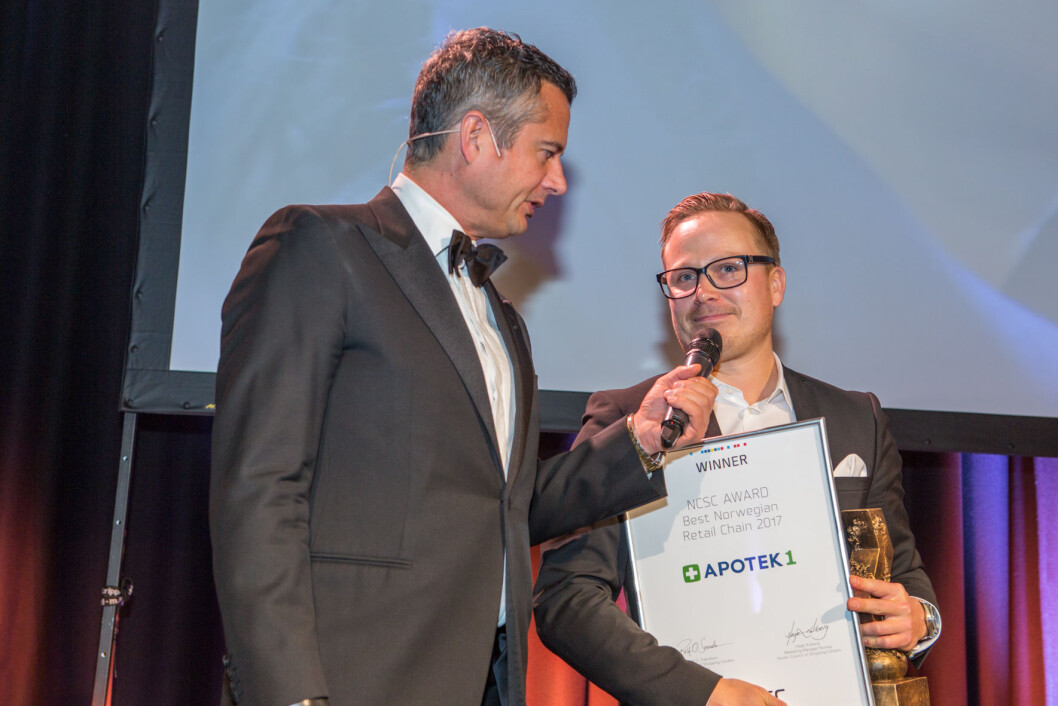I fjor ble Apotek 1 kåret til Årets butikkjede på Kjøpsesenterkonferansen i Stavanger. Foto: Apotek 1 I fjor ble Apotek 1 kåret til Årets butikkjede på Kjøpsesenterkonferansen i Stavanger. Foto: Apotek 1