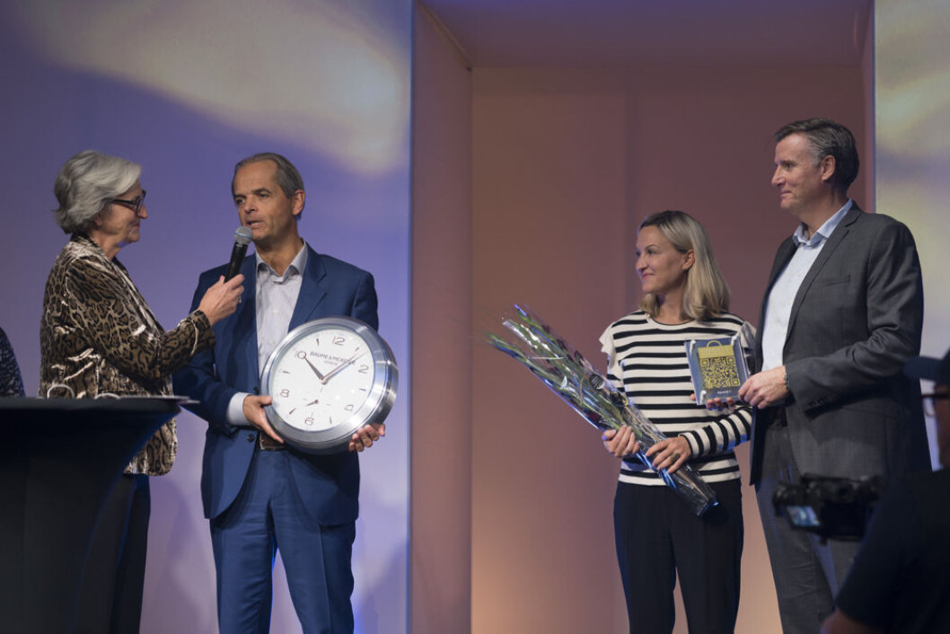 Administrerende direktør i Apotek 1 Øyvind Winther, mottok Handelsprisen på Handelskonferansen 2017. Administrerende direktør i Apotek 1 Øyvind Winther, mottok Handelsprisen på Handelskonferansen 2017.