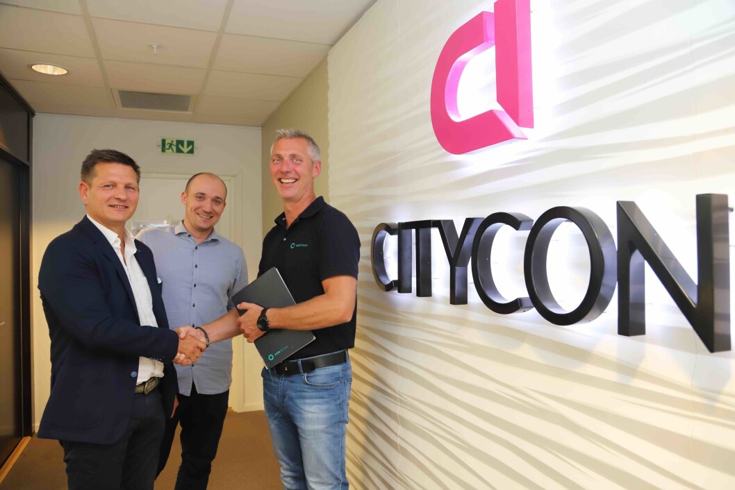Norskand Prosjekt og Citycon har signert treårig rammeavtale, med opsjon på forlengelse. En avtale begge parter er fornøyde med. På bildet ser vi f. v. senior eiendomssjef Magne Eriksen og senior property manager Anders Brage Mikkelsen i Citycon, samt Pål Lien, daglig leder i Norskand Prosjekt. Norskand Prosjekt og Citycon har signert treårig rammeavtale, med opsjon på forlengelse. En avtale begge parter er fornøyde med. På bildet ser vi f. v. senior eiendomssjef Magne Eriksen og senior property manager Anders Brage Mikkelsen i Citycon, samt Pål Lien, daglig leder i Norskand Prosjekt.
