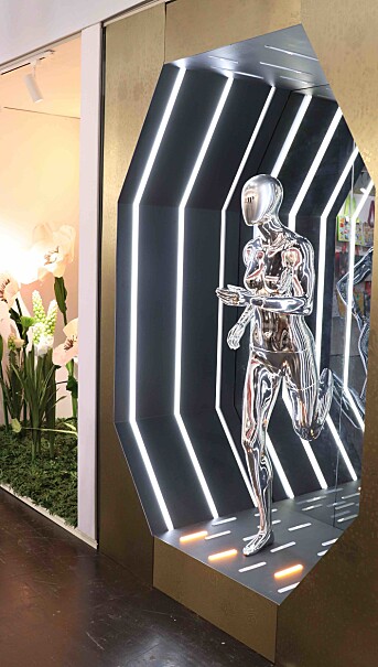 Blikkfang med LED-striper. Blikkfang med LED-striper.