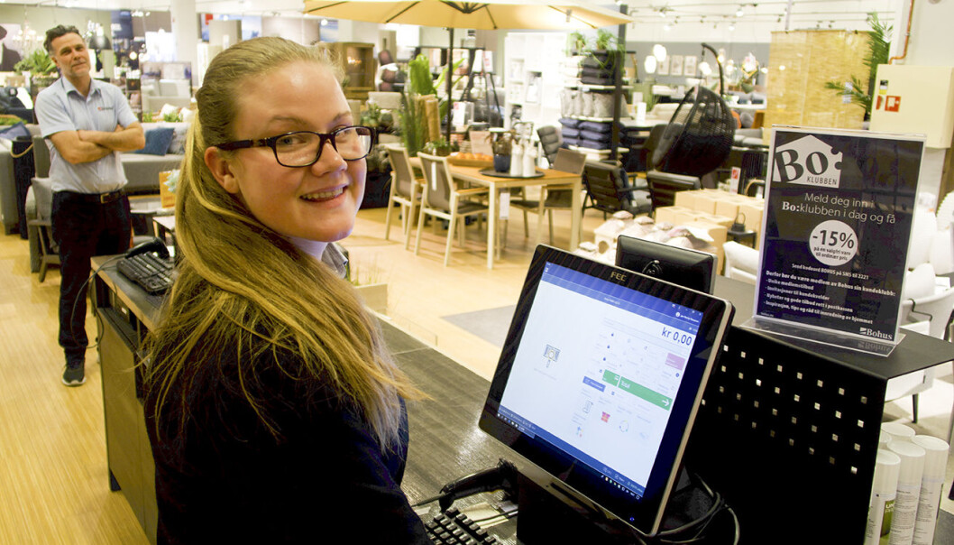 Interiøransvarlig Lise N. Kotte hos Bohus Elverum forteller at den nye POS-løsningen er en klar forbedring fra den forrige, og også klart mer brukervennlig enn løsninger hun har erfart i andre kjeder hun har jobbet. Interiøransvarlig Lise N. Kotte hos Bohus Elverum forteller at den nye POS-løsningen er en klar forbedring fra den forrige, og også klart mer brukervennlig enn løsninger hun har erfart i andre kjeder hun har jobbet.