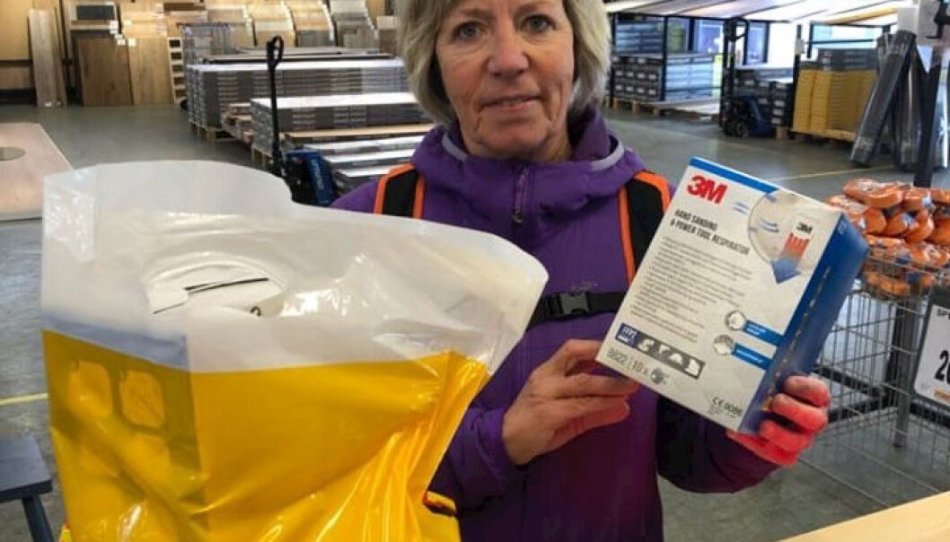 Bygger’n Mosjøen donerte støvmasker til Mosjøen Tannklinikk, som har akuttberedskap i Vefsn. Bygger’n Mosjøen donerte støvmasker til Mosjøen Tannklinikk, som har akuttberedskap i Vefsn.
