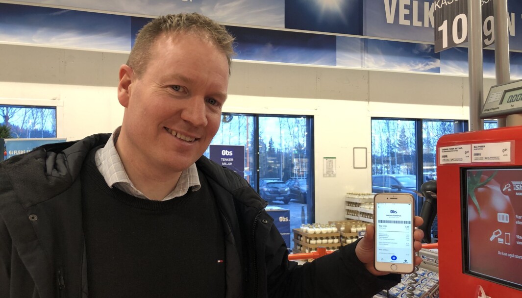 Kristian Bjørseth, leder for betaling og ID i Coop Norge, viser frem betalingsløsningen Coopay. Kristian Bjørseth, leder for betaling og ID i Coop Norge, viser frem betalingsløsningen Coopay.